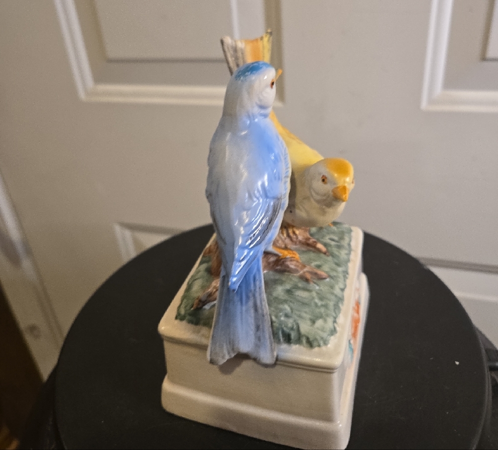 Porcelain Blue & Yellow Bird Figurine Music Box With The Sound Of Birds Singing - Picture 7 of 9